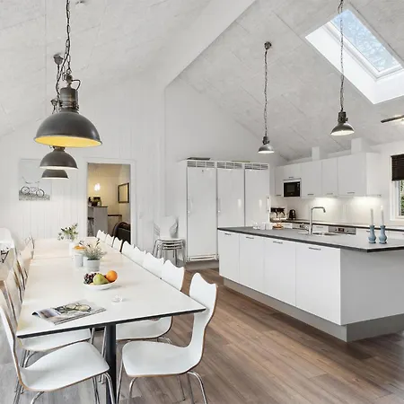 Eight-bedroom Frederiksvaerk With A Hot Tub 05 別荘
