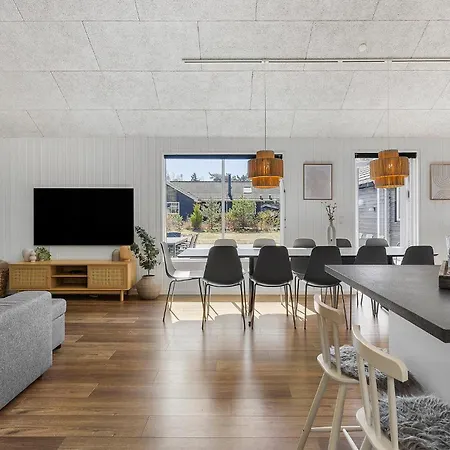 Eight-bedroom With A Hot Tub 05 * Frederiksværk