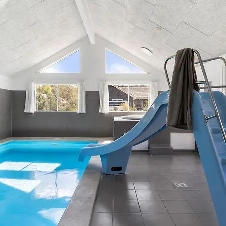 Eight-bedroom With A Hot Tub 05 Frederiksværk